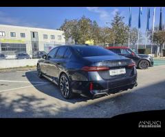 BMW i5 M60 xDrive Berlina Msport Pro Travel Inno - 4