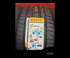 255 35 19 Gomme Estive RFT Pirelli New 255 35 R19 - 2