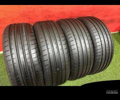 225 45 19 Gomme Est 75-95% 2022 GoodYear 225 45R19 - 1