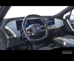 BMW iX xDrive40 Pacchetto Sportivo - 8