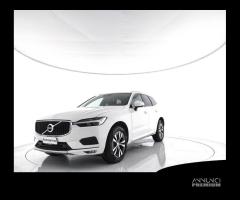 VOLVO XC60 B4 (d) AWD Geartronic Business Plus - 1