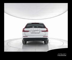 VOLVO XC60 B4 (d) AWD Geartronic Momentum Pro - 6