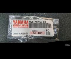 DADO PER CARENA ANTERIORE MBK YAMAHA BOOSTER - 35R