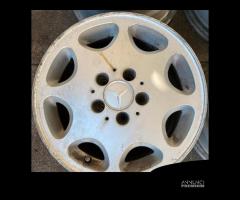 Cerchi in lega raggio 15 per Mercedes E250 TD W124