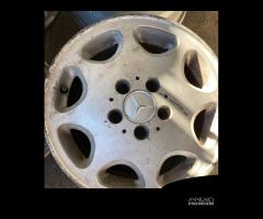 Cerchi in lega raggio 15 per Mercedes E250 TD W124