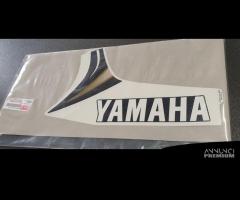 -Emblema Sx Yamaha Aerox 50 1BXF83A13000 - 1