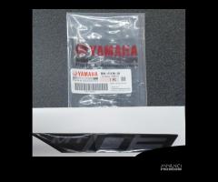 EMBLEMA ADESIVO YAMAHA PER MT-03 - B9A-F137N-20