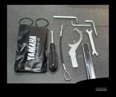 KIT ATTREZZI CHIAVI YAMAHA PER XSR 900 - B34-F8100