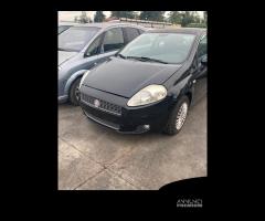 Muso musata fiat grande punto