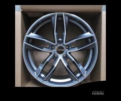 Kit cerchi in lega da 18'' per AUDI A3, GOLF, SERI