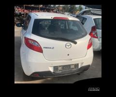 PARAURTI POSTERIORE  MAZDA 2 ANNO 2009