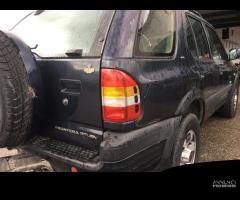 Ricambi usati per Opel Frontera 2.2 TD del 2000 - 2