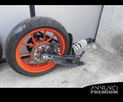 Cerchio ruote e forcellone ktm duke 125 200 390