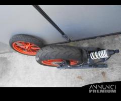 Cerchio ruote e forcellone ktm duke 125 200 390