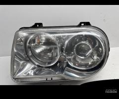 FARO ANTERIORE SINISTRO CHRYSLER 300 C Berlina (04 - 1