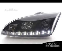 FARI ANTERIORI FORD FOCUS 2 LED DAYLINE Neri Cromo