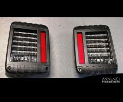 Coppia STOP posteriori a led JEEP Wrangler JK - 1