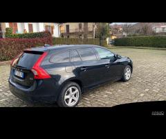 Volvo V60 D3 Geartronic R-design Momentum