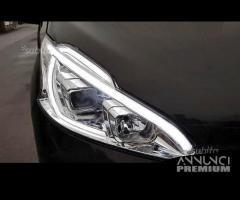 Fari anteriori peugeot 208 12-15 LED 2 varianti