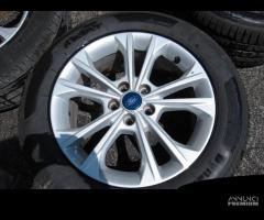 Ford Kuga Cerchi e Gomme 235/55/17 Estive