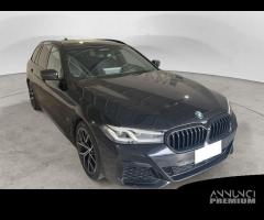 BMW Serie 5 G31 2020 Touring LCI D 520d Touri...