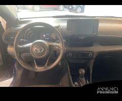 Toyota Yaris IV 2020 1.5h Lounge - 15