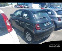 FIAT 500 BEV HATCHBACK M Nuova Hatchback My23...