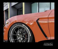 Parafanghi anteriori adatti per Ford Mustang Mk6 V