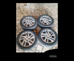 Peugeot 208 Cerchi e Gomme 195/55/16 Estive - 1