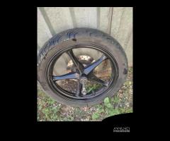 Ruota anteriore Suzuki sixteen 150