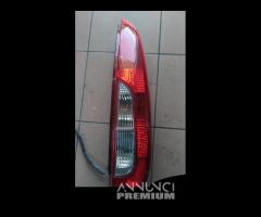 Fanale posteriore destro Tata indica - 2