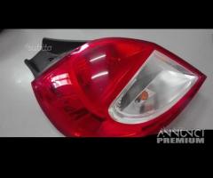 Fanale posteriore sinistro Renault clio 2010