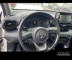 Toyota Yaris IV 2020 1.5h Active - 12