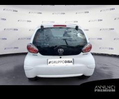 Toyota Aygo I 2012 5p 1.0 Active connect