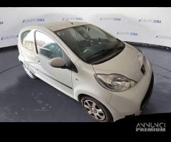 Peugeot 107 2012 Benzina 5p 1.0 12v Superga - 3