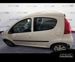 Peugeot 107 2012 Benzina 5p 1.0 12v Superga - 7