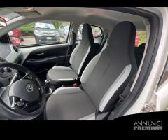 Toyota Aygo II 2018 5p 5p 1.0 x-cool 72cv - 13