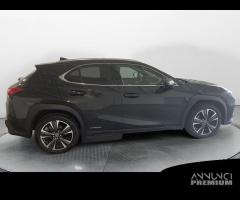 Lexus UX 2019 250h 2.0 Premium 2wd cvt - 4