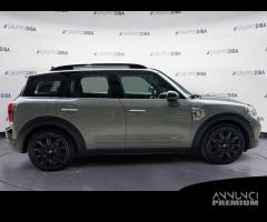 MINI Mini Countryman F60 2017 Benzi Mini Coun...