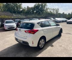 Toyota Auris 1.8 Hybrid 5 porte