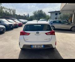 Toyota Auris 1.8 Hybrid 5 porte - 6