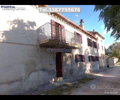 La Chiusa casa abbinata con corte e terreno