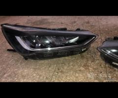 Faro destro dx Ford Focus Restayling 2024