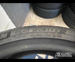 2 gomme 235/35 ZR20. Michelin Pilot sport 4 - 4