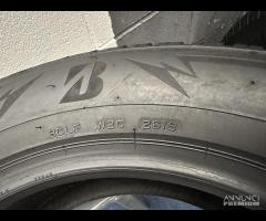 2 gomme 215/65 R17. Bridgestone Invernali al 95%