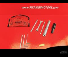 KIT ATTREZZI DUCATI MONSTER 696