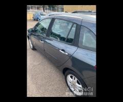 Renault Clio 1.5 Dci 2008 TAGLIANDATA - 4