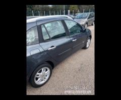 Renault Clio 1.5 Dci 2008 TAGLIANDATA - 6