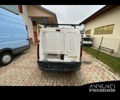 RICAMBI PER RENAULT KANGOO 1.9 D ANNO 2000