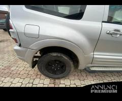 MODANATURA POST. DESTRA PAJERO V60 GLS 2003